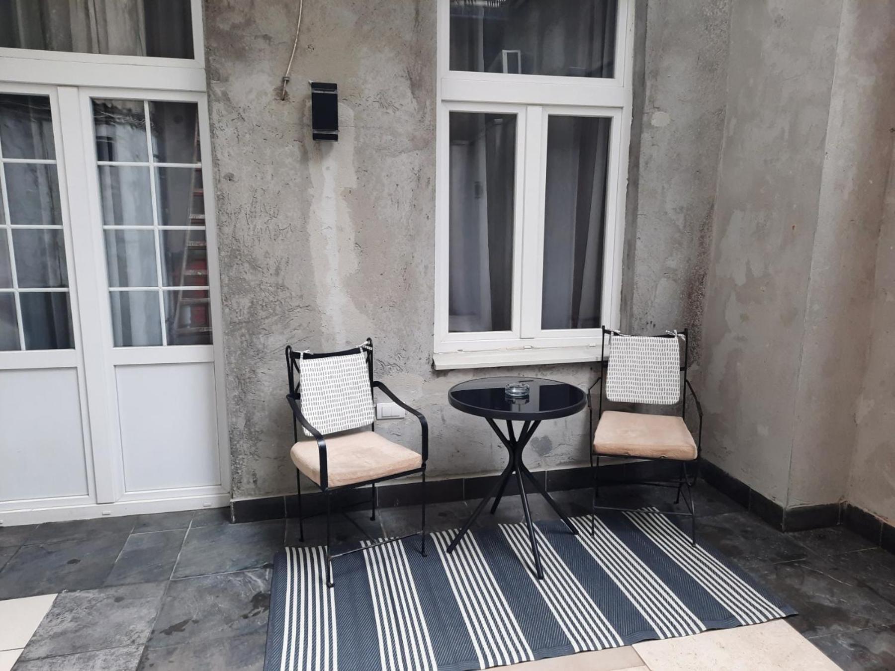 Апартаменты Authentic Belgrade Centre - Split Level Loft With Patio In Courtyard Экстерьер фото