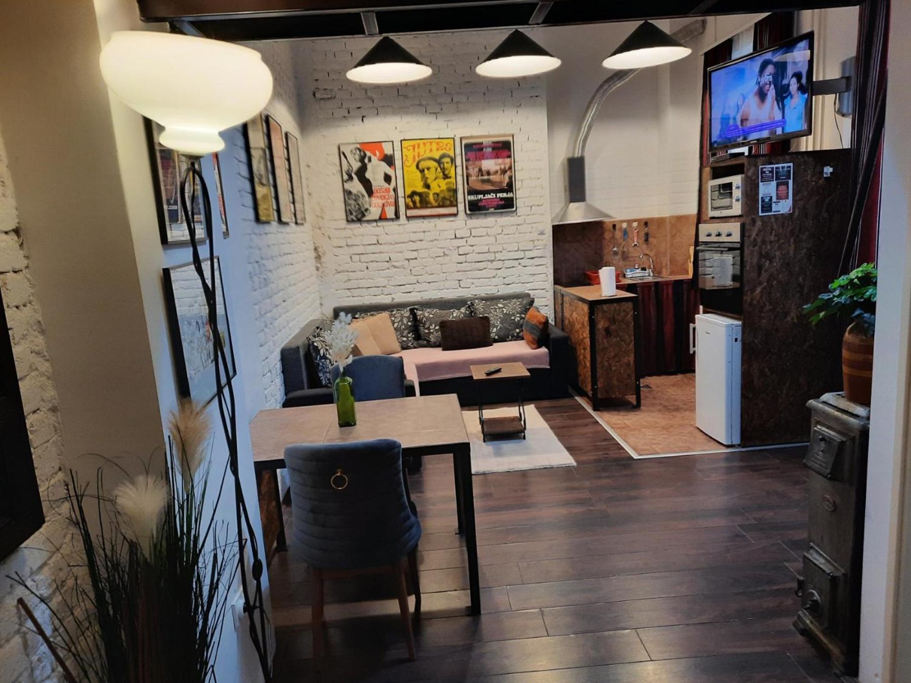 Апартаменты Authentic Belgrade Centre - Split Level Loft With Patio In Courtyard Экстерьер фото