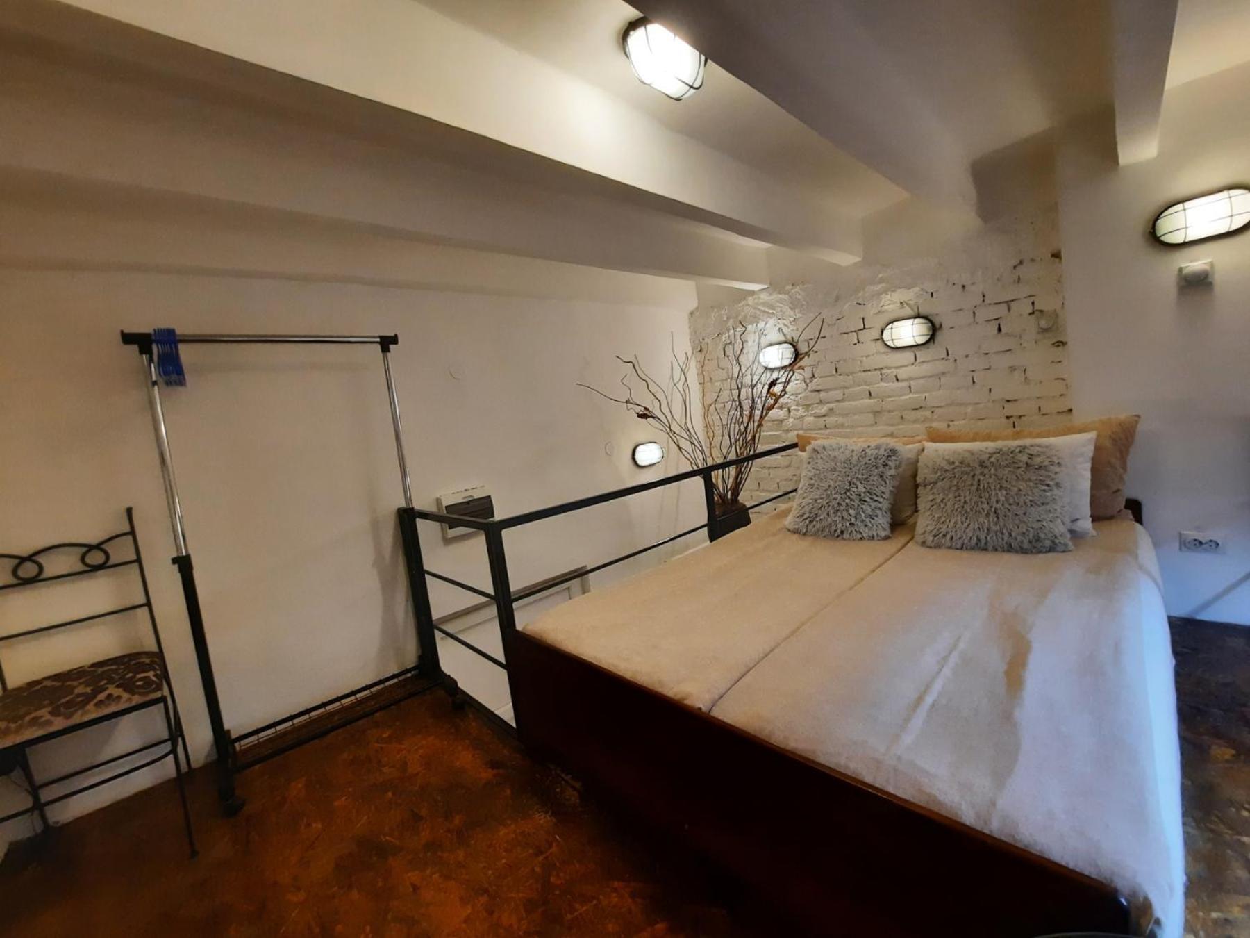 Апартаменты Authentic Belgrade Centre - Split Level Loft With Patio In Courtyard Экстерьер фото